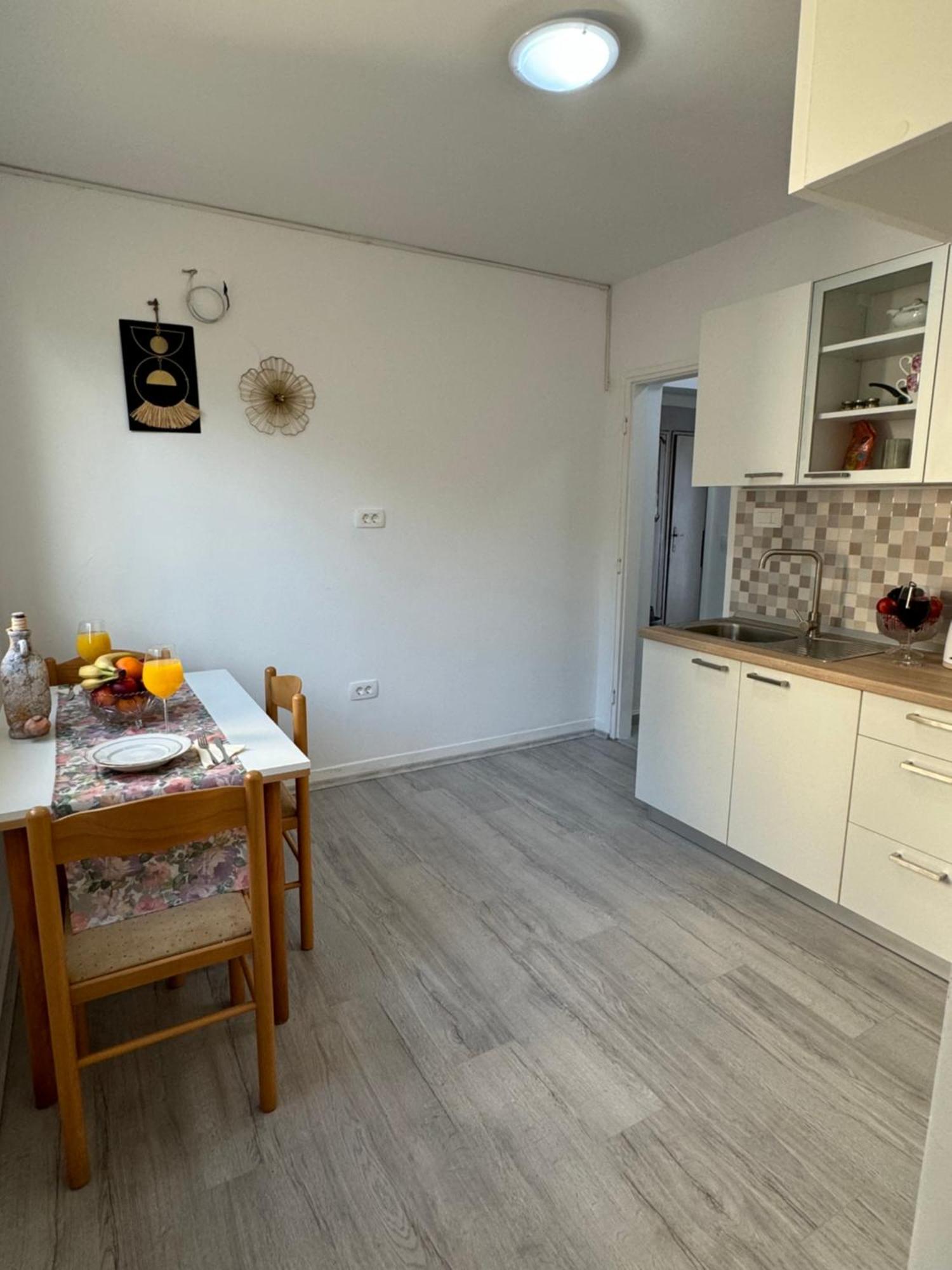 Apartman Laura Ploce  Esterno foto